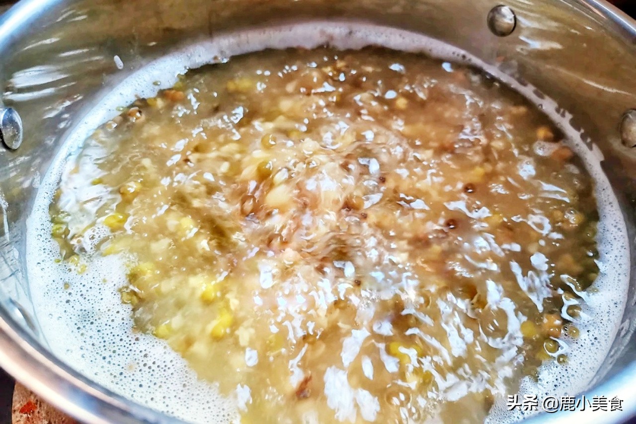 绿豆最忌直接煮！多加“冻一冻”步骤，绿豆汤快速起沙，绵滑好喝