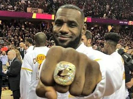 NBA戒指數量誰最多？指環王只排第3，榜首戒指三隻手都戴不完