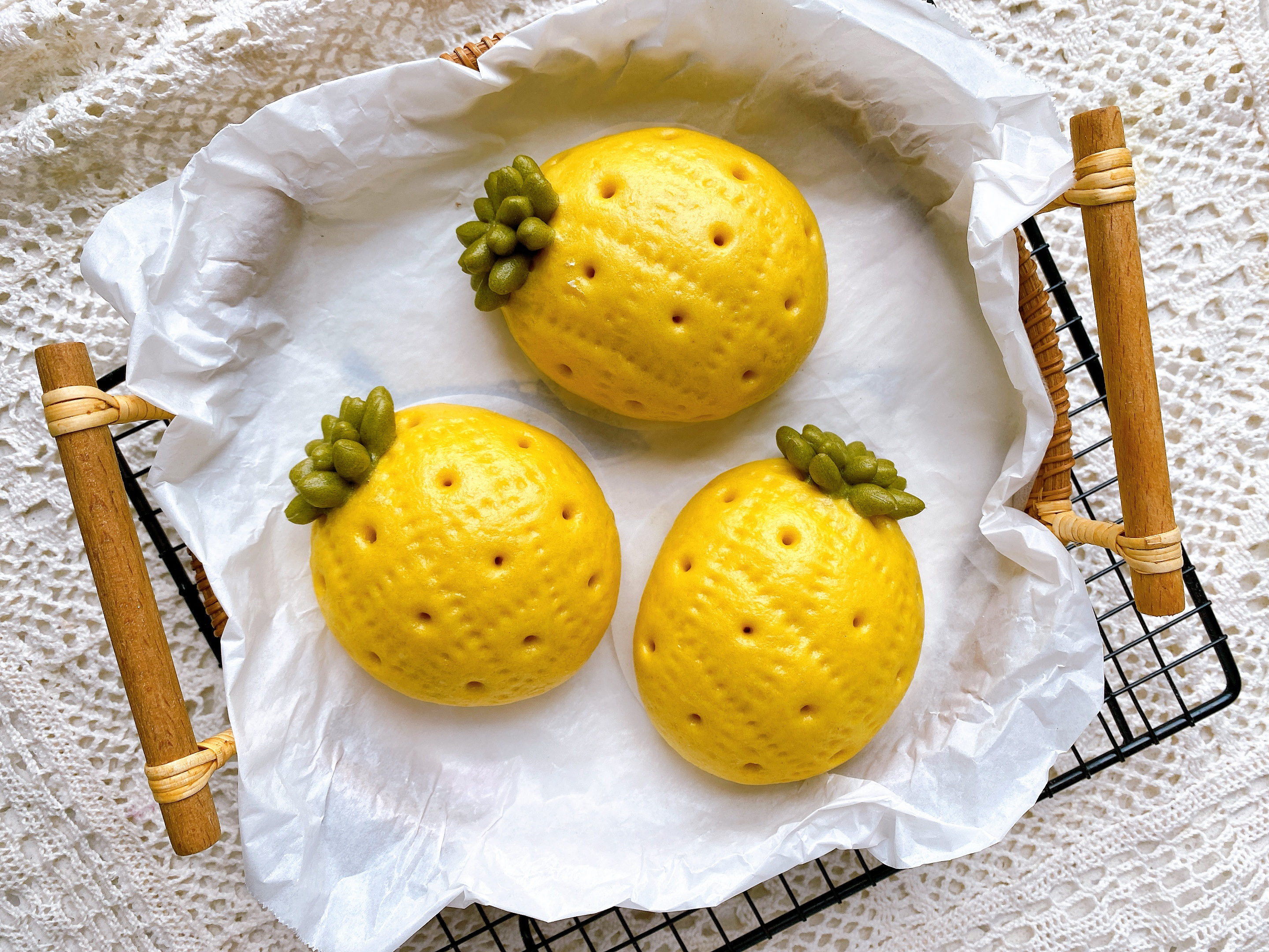 六一兒童節要到了，給孩子做款菠蘿饅頭，顏值高易操作，孩子愛吃