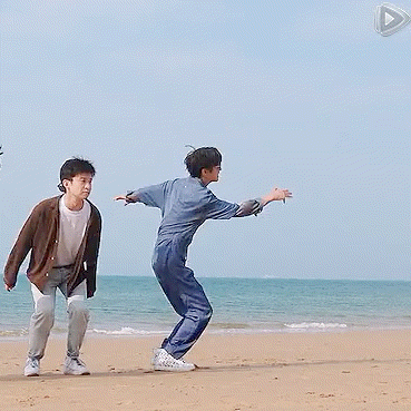 A piece of of Wang Junkai tall paste pursues, be praised by vermicelli made from bean starch however again and again, it is exaggerate or be practical and realistic