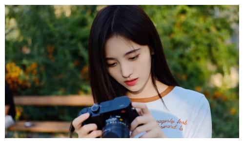 热巴为粉丝证婚，刘昊然给粉丝捐款，看到鞠婧