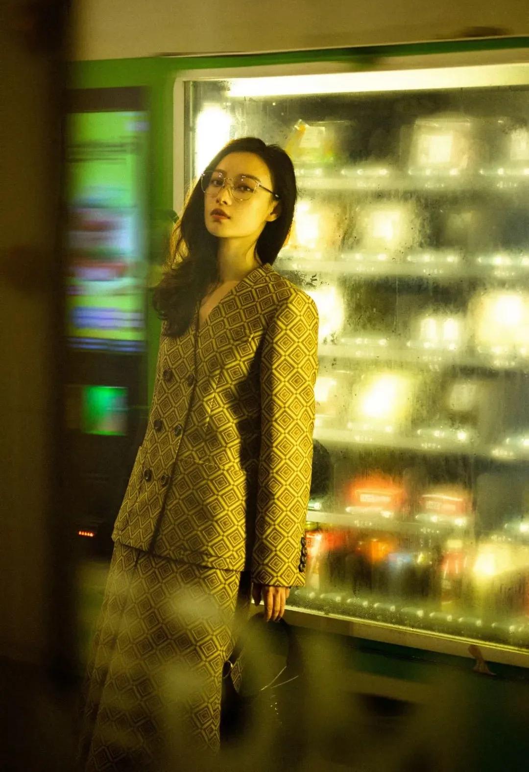 Penta提名倪妮,《流金岁月》朱锁锁换个头就翻红了,背后一扒全是黑料