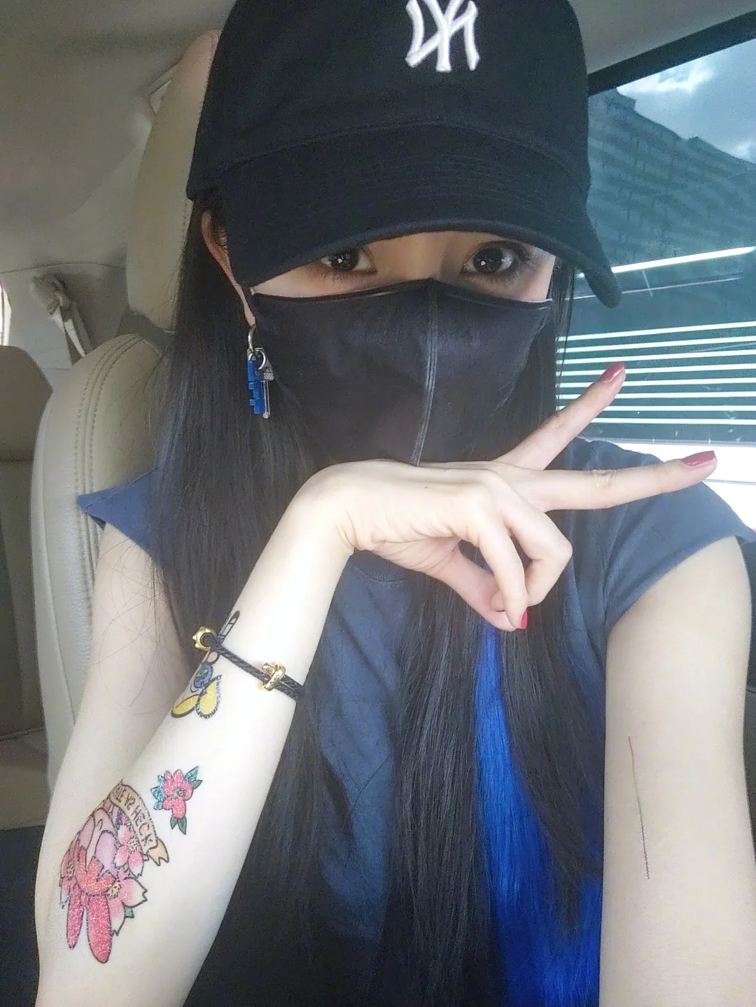 杨幂又带火了“回力鞋+裙子”!巨美巨显腿细,绝了
