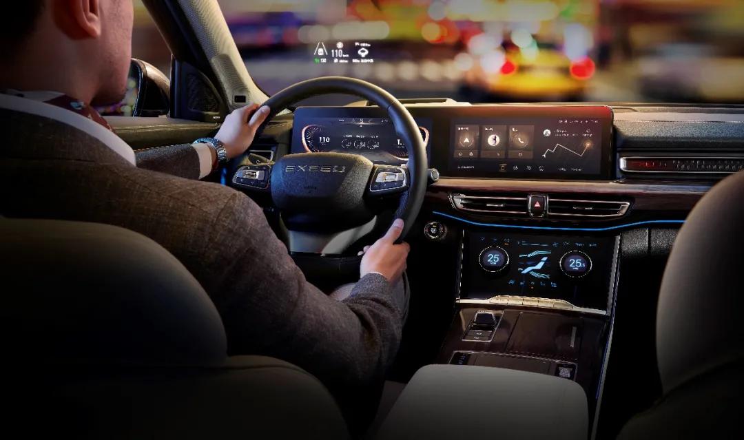 星途推出7座SUV，售价16万，车长近5米还有全景天窗