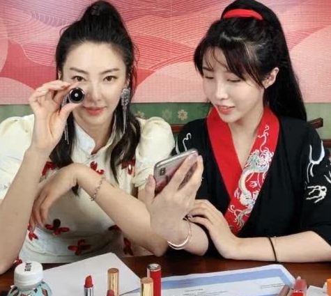 名声和晚节算什么？老戏骨堕落起来，更没底线