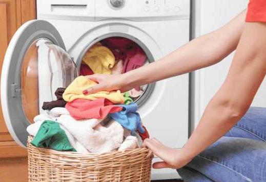 Lorsque je lave des vêtements, est-ce que j'utilise un détergent liquide ou en poudre ? Beaucoup de gens ne comprennent pas.  Pas étonnant que les vêtements ne soient pas propres.
