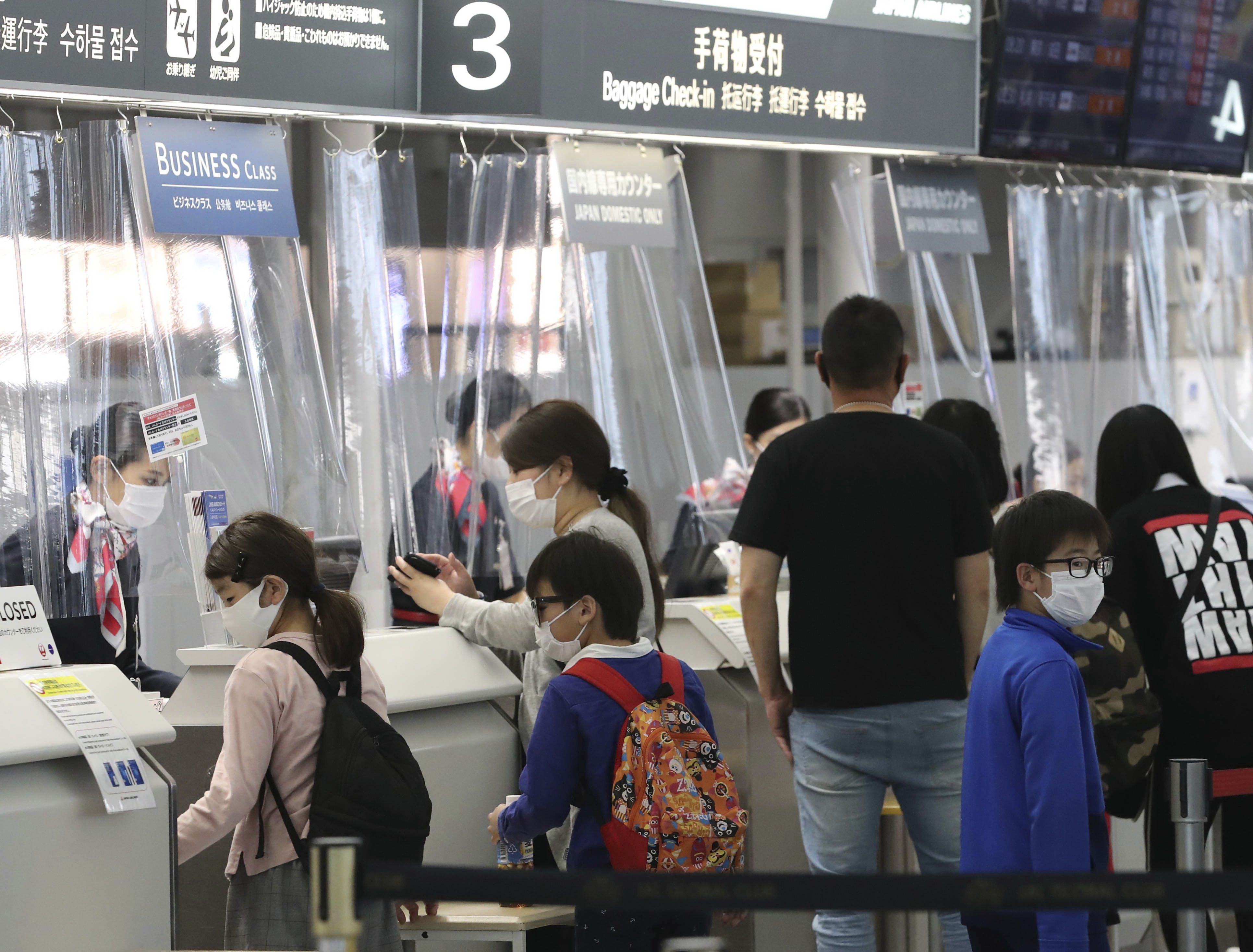 日本锁国第一天！羽田机场超空荡 入境航班资讯一片惨绿