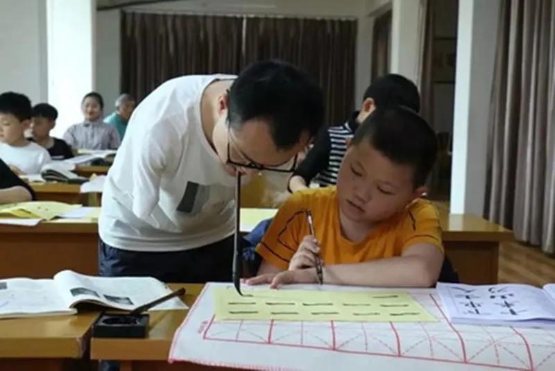 一纸水墨落云烟    口撰珠玑代相传