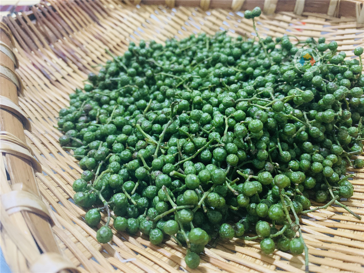 重庆人离不开的味道：新鲜青花椒，淋上一锅热油，“麻”就诞生了