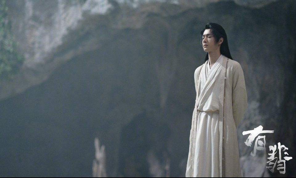 周翡撕|《有翡》赵丽颖周翡撕心哭戏和王一博一起将那种破碎与脆弱展现得淋漓尽致