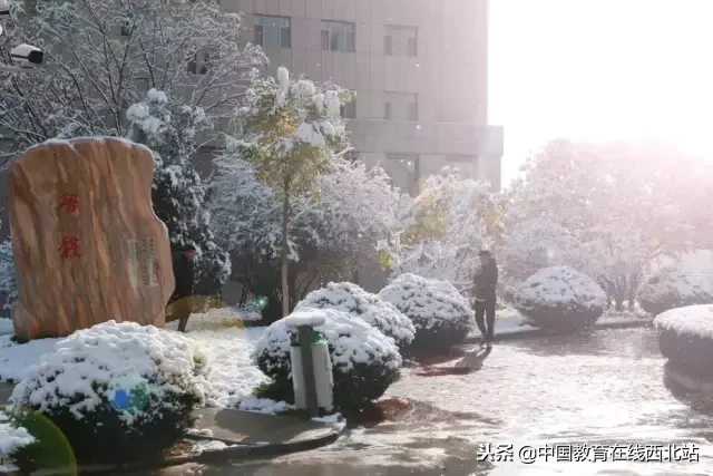 甘肃初雪|甘肃18所高校初学雪景大PK,快来看看有你的母校没?