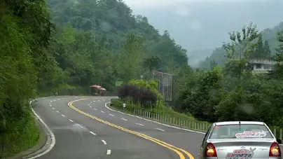 重庆|雨天行车，车轮打滑如何做到安全驾驶