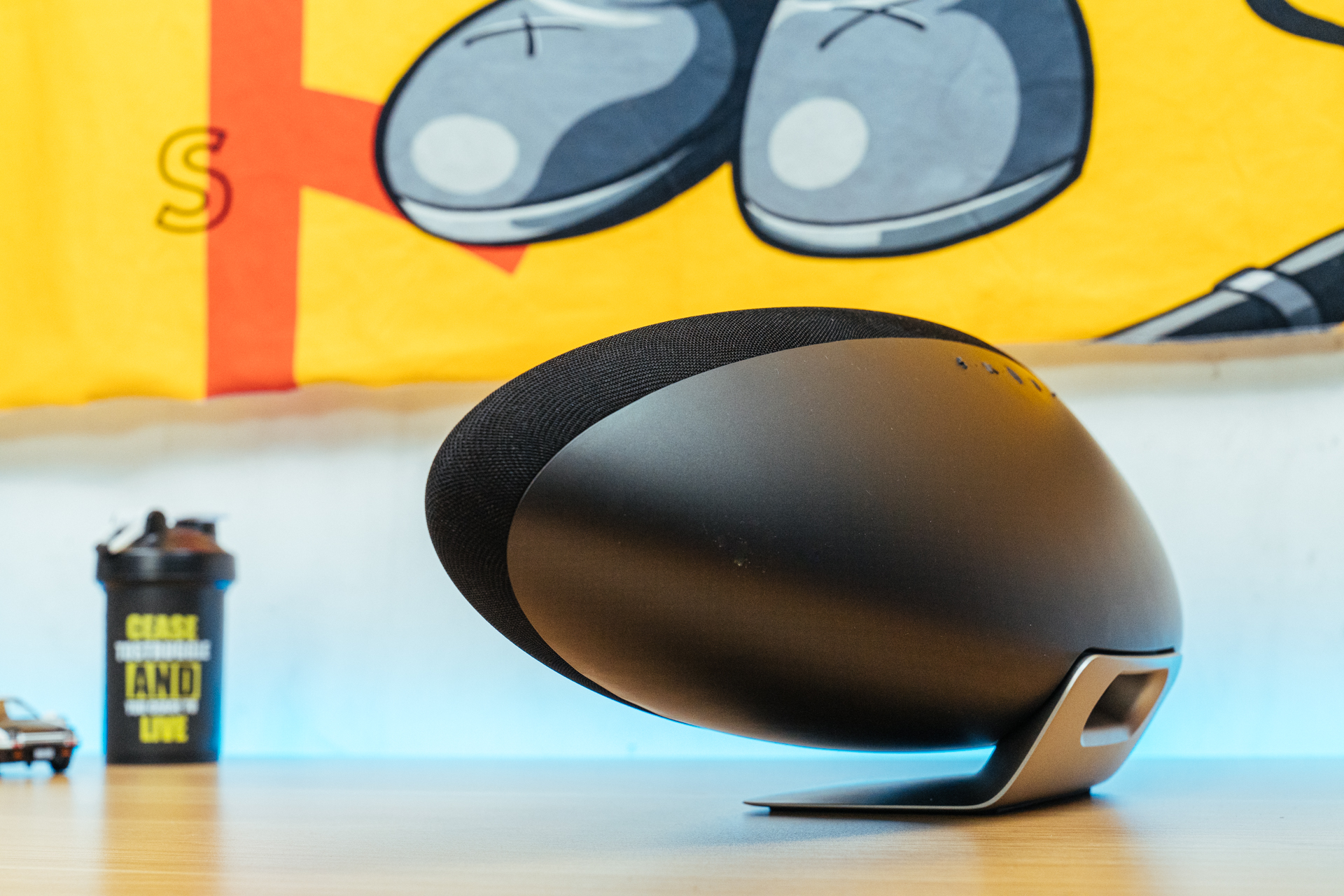 Classic inheritance, Zeppelin comes from the wind B&W Zeppelin 5