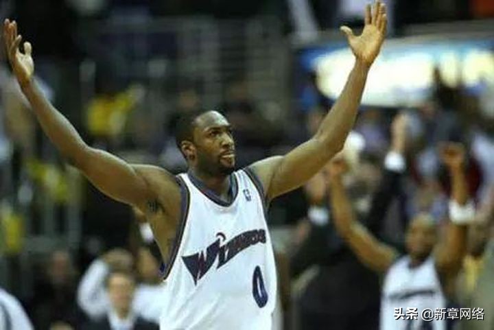 NBA 史上有哪些「巅峰期非常强，但巅峰期很短」