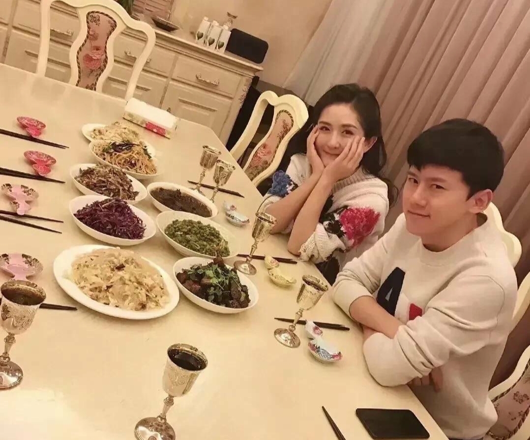 謝娜為雙胞胎女兒慶生，官宣二胎卻被質疑節目組養胎，敬業有錯？