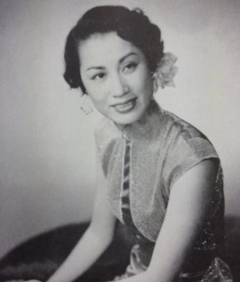 1988年，在大会上“请小平同志不要吸烟”的女人，后来怎样了
