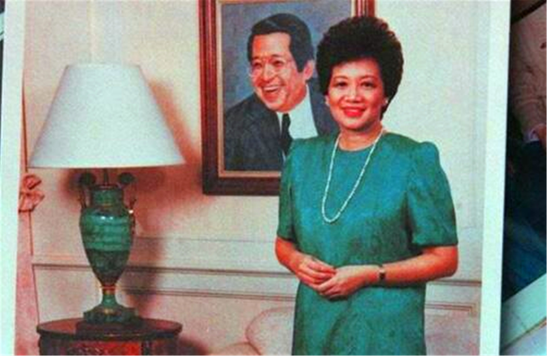 海上邻国首位华人女总统，公开称自己是中国人