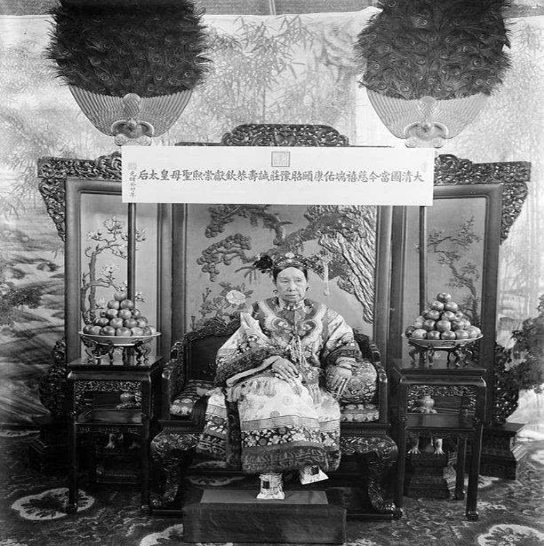 Cixi left the first cosplay photo in China, but Emperor Guangxu only ...