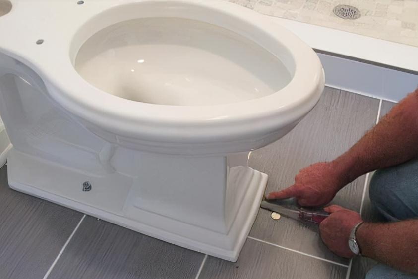 There are many glues available for toilet installation and sealing, but