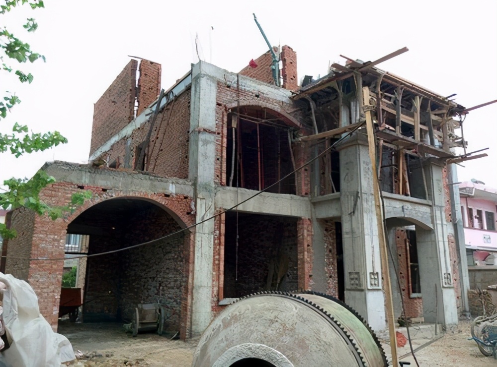 中国大案纪实：北京变态杀人案，房屋违建被邻居举报，男子怒杀9人