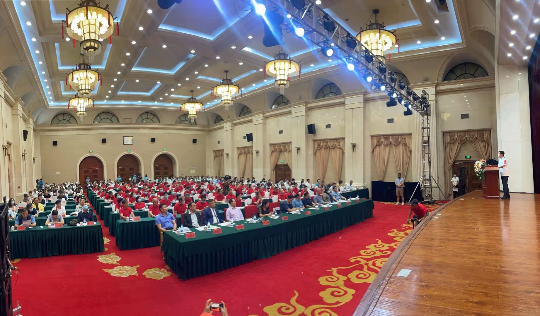 庆祝中国共产党成立100周年 推进养老行业发展