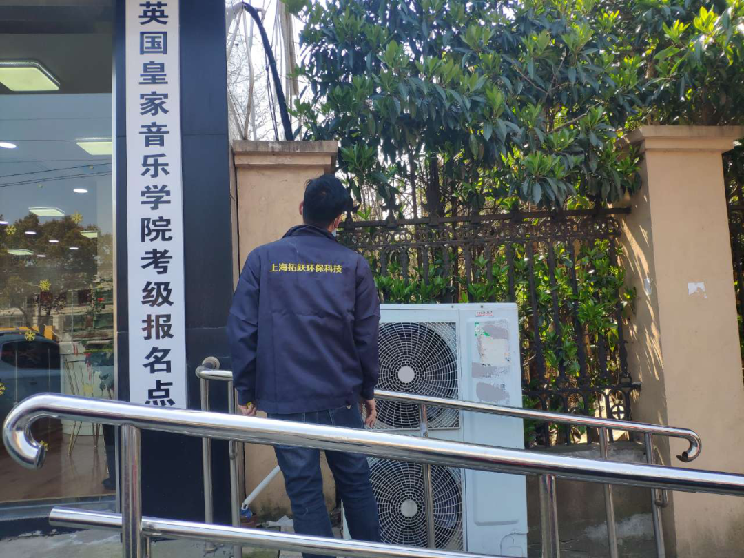 貓一樣的男人，提供24小時上門服務(wù)