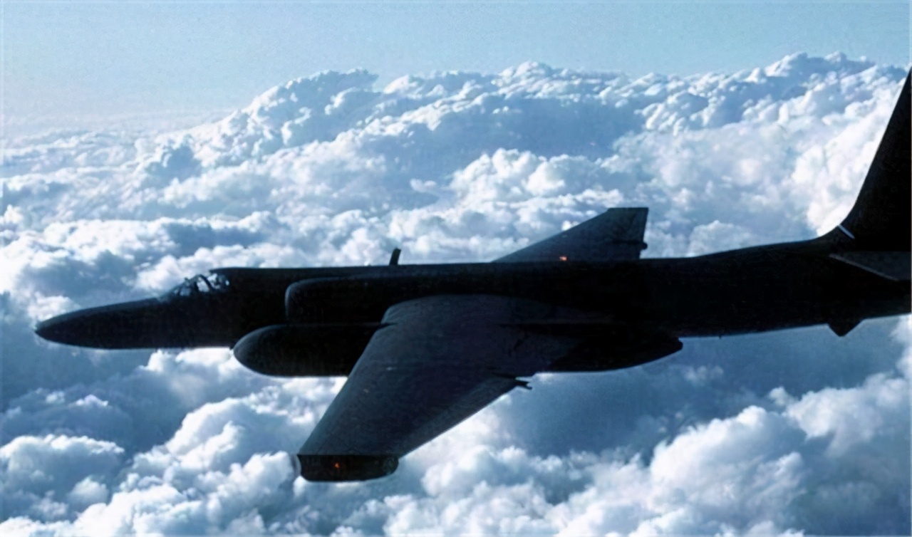 1986�̨꣬��U2����Ա��˼�׽ٻ�ֱ�ɹ��ݣ��������������