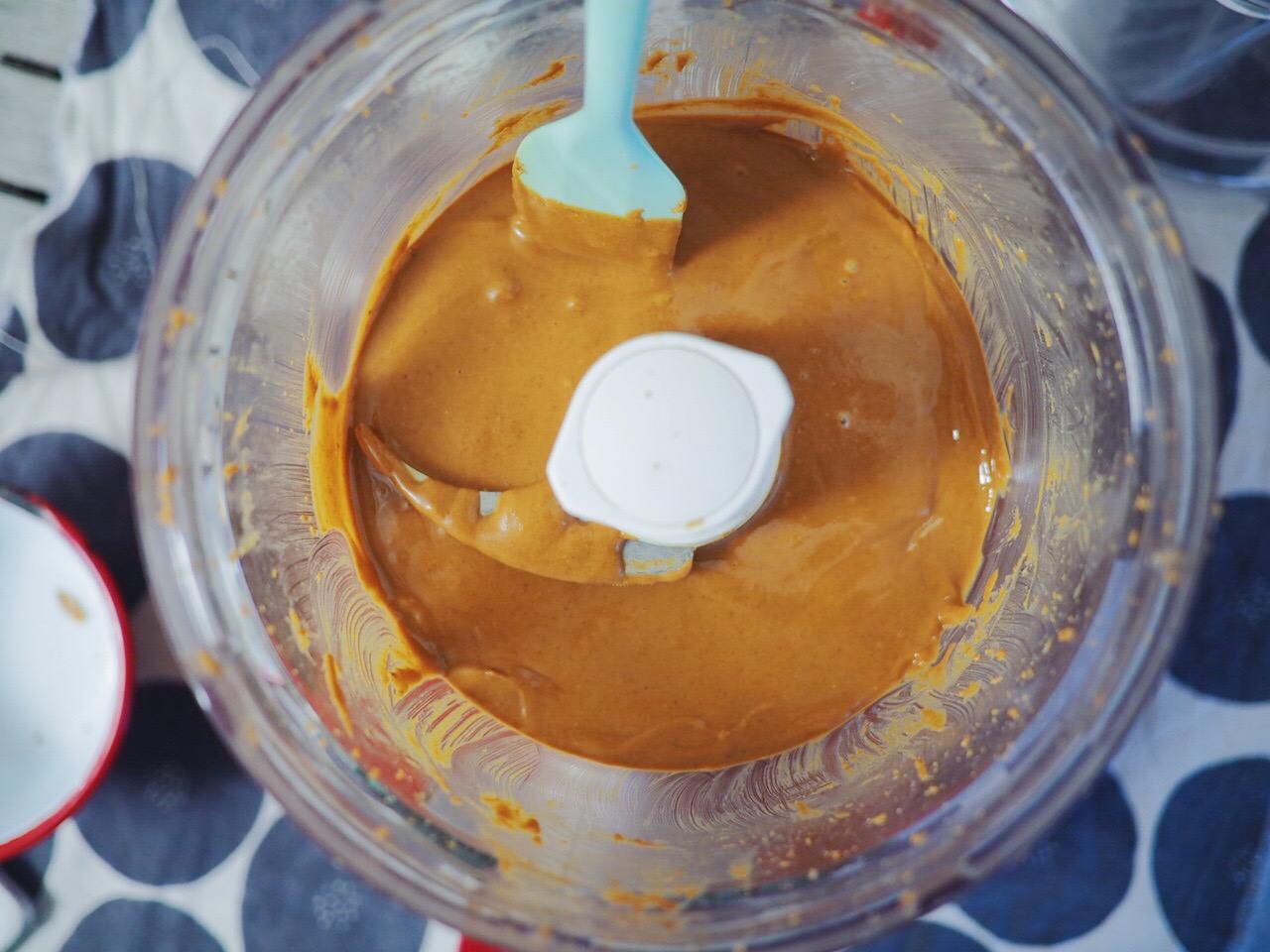 想吃花生酱不用买，5块钱自制一大瓶，纯正无添加，还能做曲奇