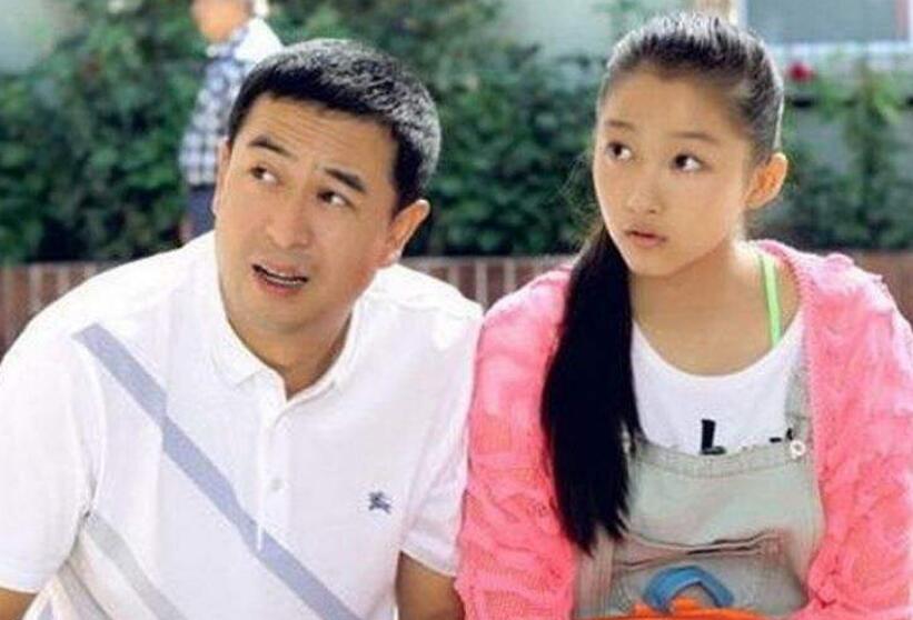 张嘉译6个“女儿”，3个是学霸2个前途无量，唯
