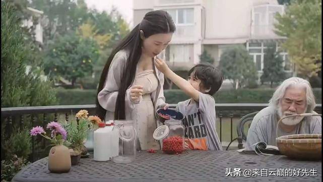 人不狠站不稳，细数那些导演太太，没有省油的灯，你佩服谁？