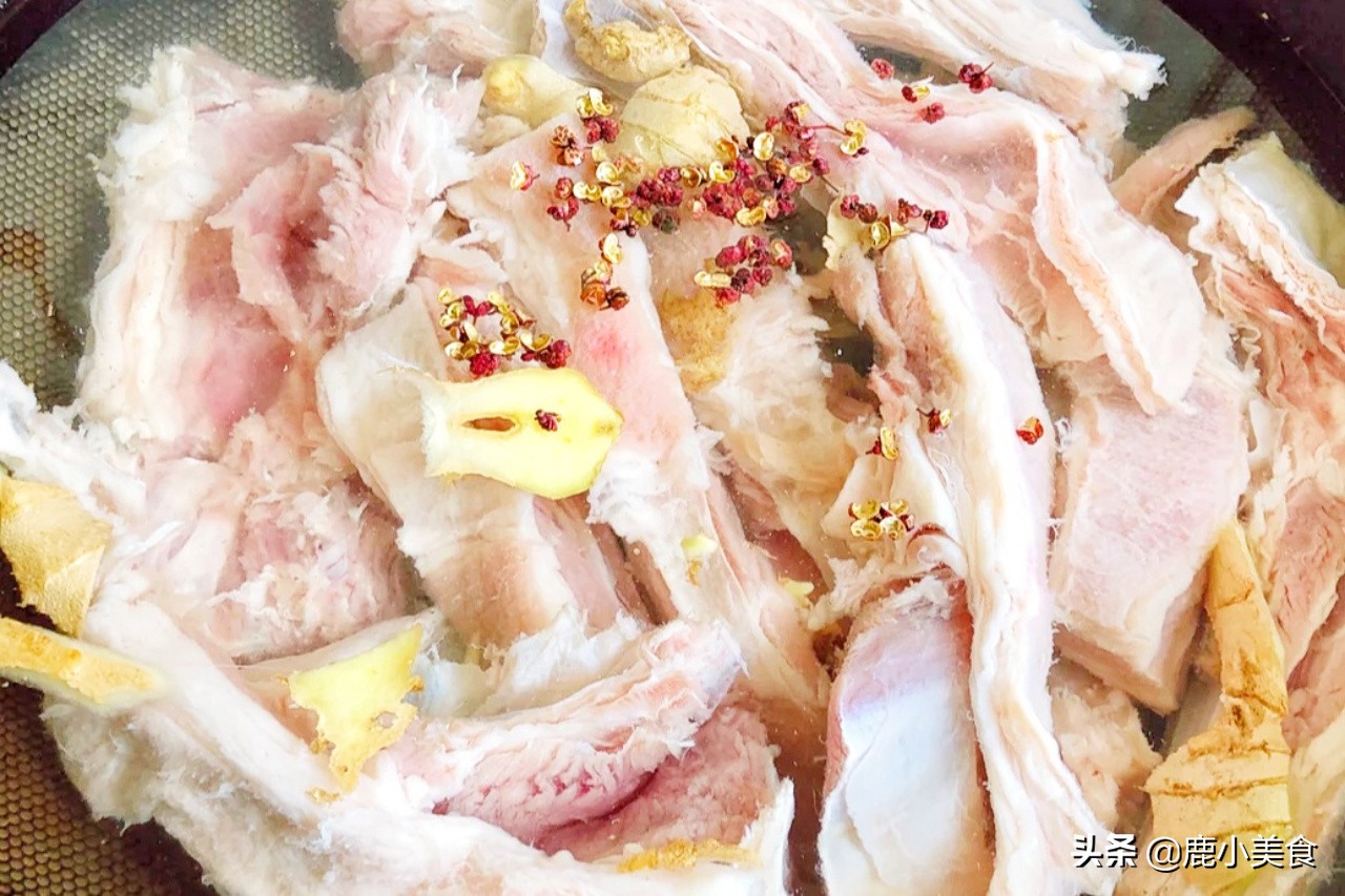 8月初秋，这碗“清炖羊肉”记得喝，赶走“寒湿气”，滋润度秋季