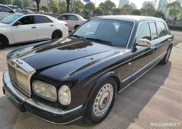 1999年花2040万元买的RR幻影元首级，4万公里，如今