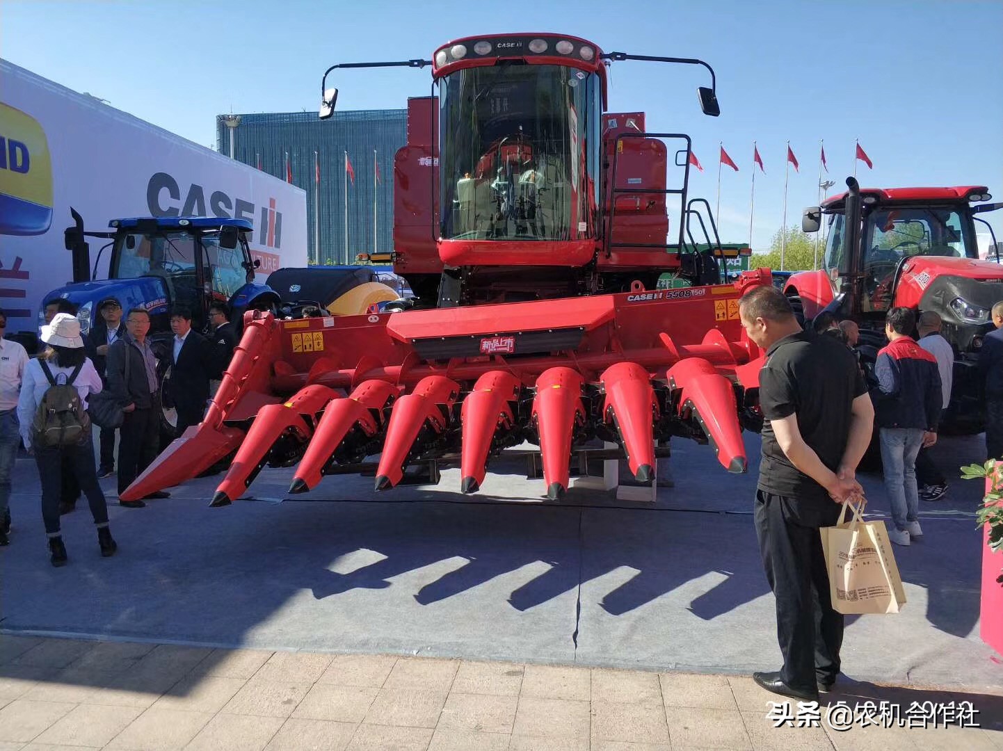 「新疆農(nóng)機(jī)展大賞」這么多酷炫的國(guó)外農(nóng)機(jī)，哪個(gè)是你的菜！