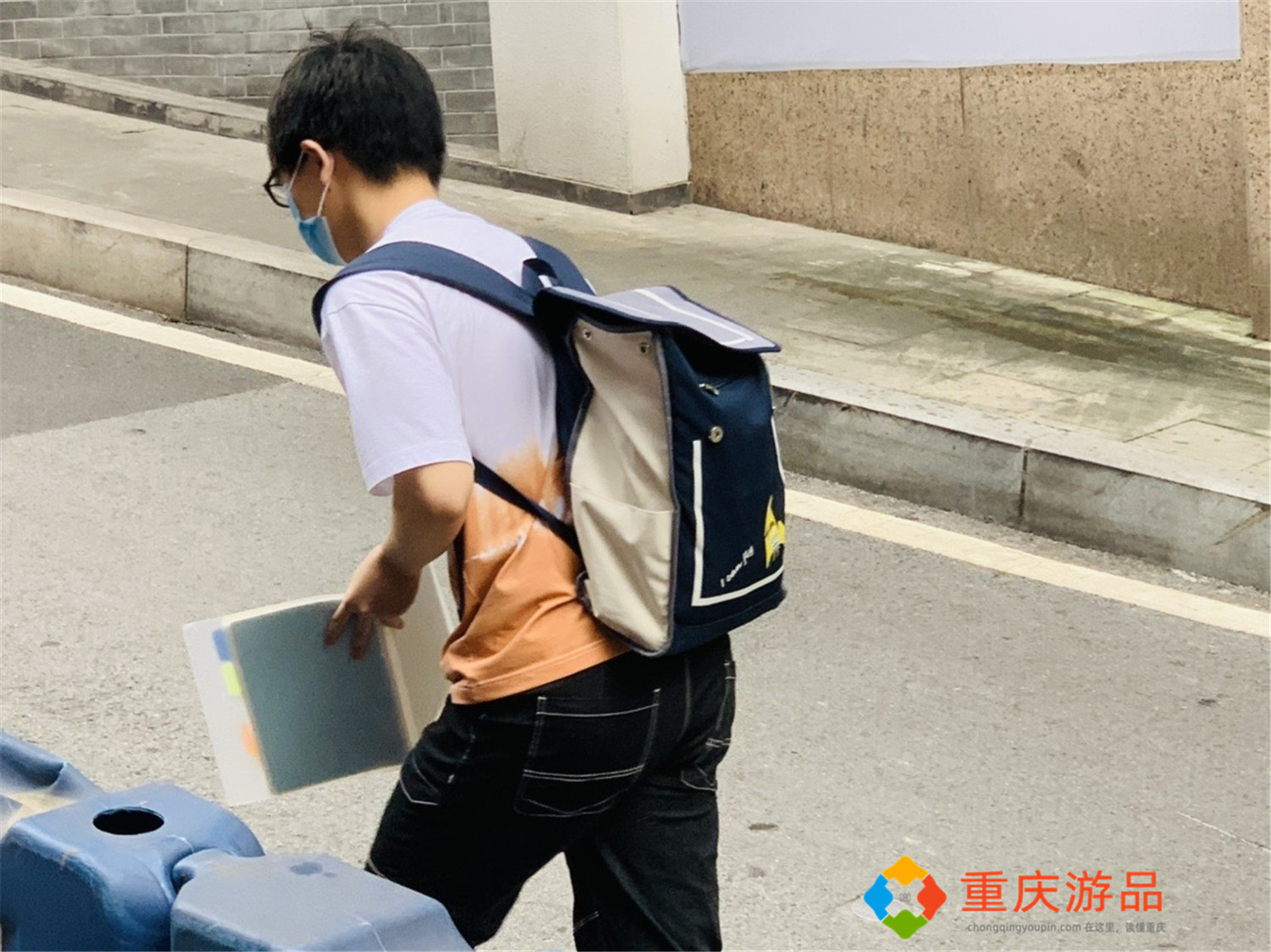 聚焦2021重庆高考：解放碑二十九中实况，家长送考热情不如往年