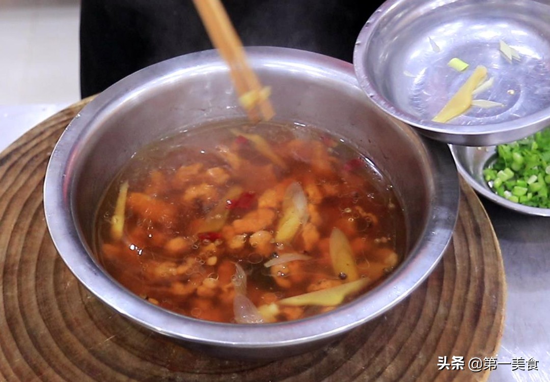 图片[12]-河南厨师长教你做地道酸汤小酥肉 软嫩不柴有窍门 酸爽可口-起舞食谱网