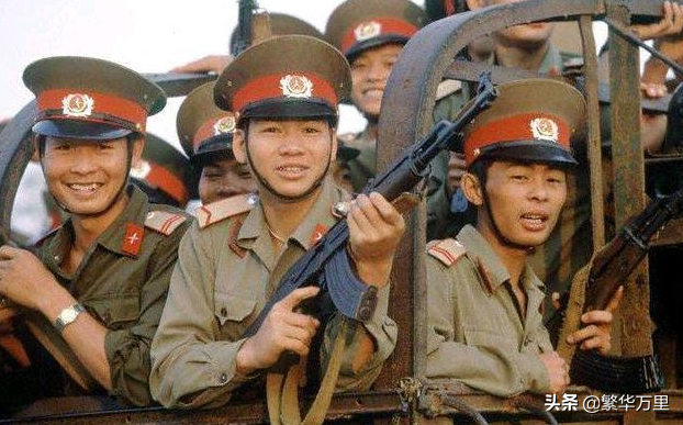 双方炮兵的大对比，1979年，越南炮兵到底拥有多