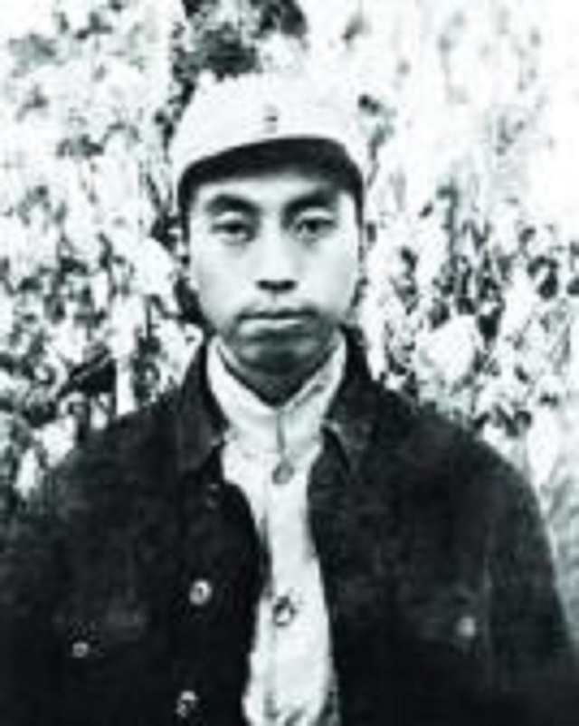 新中国第二代领导人华国锋，为何没能葬在八宝山？原因令人动容
