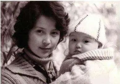 曾是银幕女神，经商后身价上亿：李小璐不争气，但她妈妈是真牛