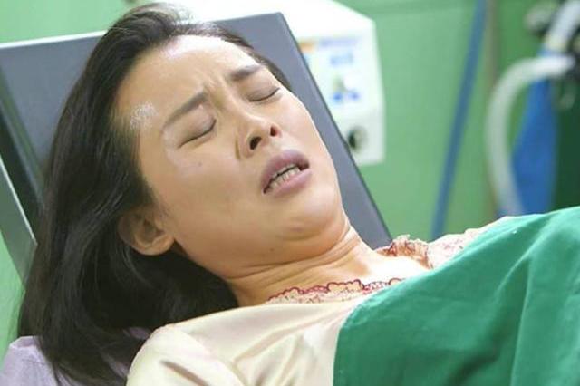 武汉女子患甲状腺癌，30万保险遭拒赔，女子含泪哭诉：钱都白交了 第1张
