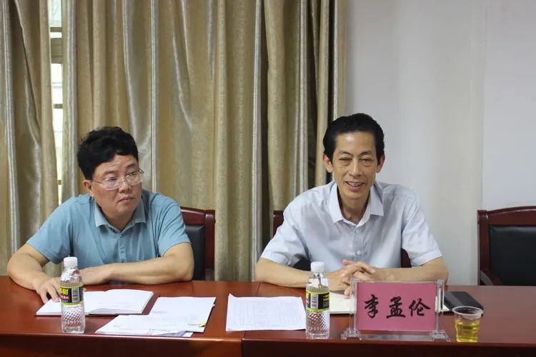 临高县委常委,宣传部部长李孟伦到县信访服务中心接待来访群众