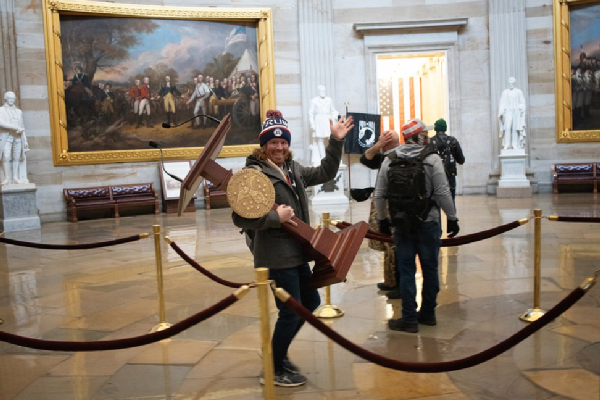 比衝擊國會更大的威脅迫在眉睫！ 為什麼�川粉�的憤怒愈演愈烈？