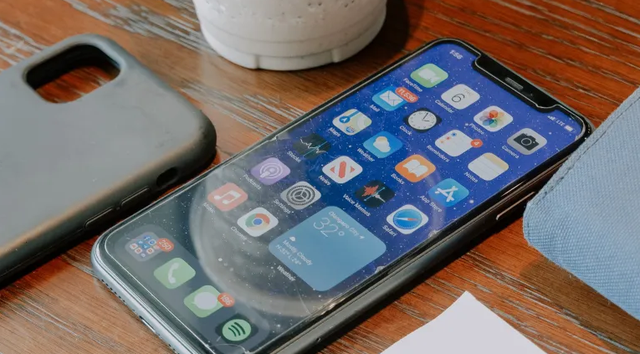 终于知道为什么懂行的人买iPhone 12，都会选256GB版本了