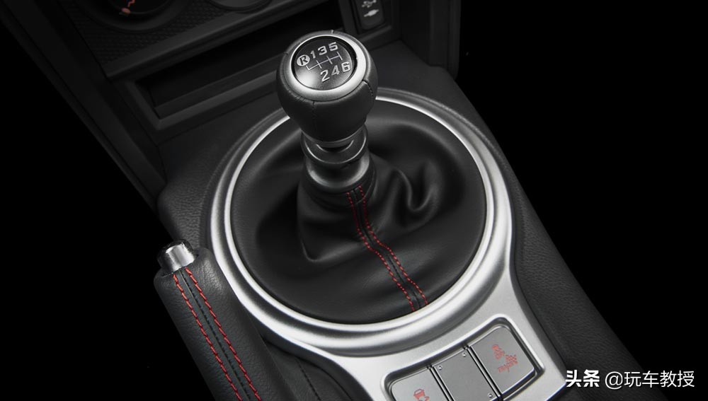 手动挡没有离合器踏板！现代Venue是个什么神仙车