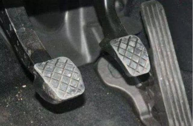 刹车片居然也有异常磨损？