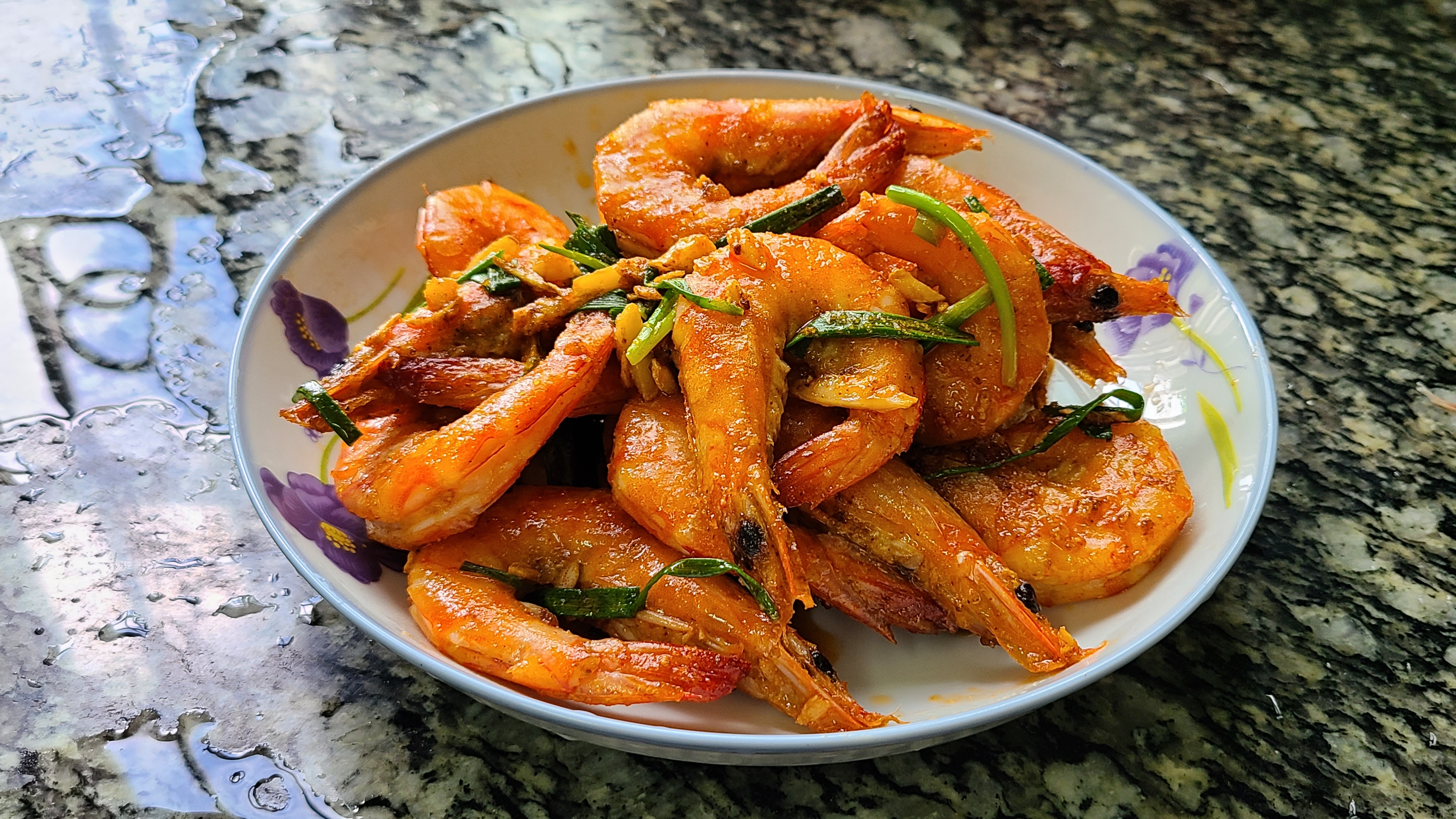 家常版椒盐大虾，又香又好吃，这一道家常菜，下饭下酒都受欢迎