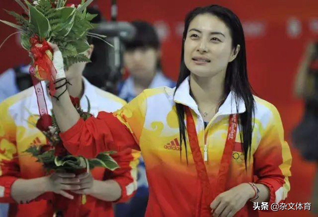 跳水女冠军地位显赫！成为豪门阔太养育3个孩子