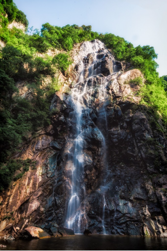 来陕西必去的两座山，一座是华山，另一座是我国大陆东部第一高峰