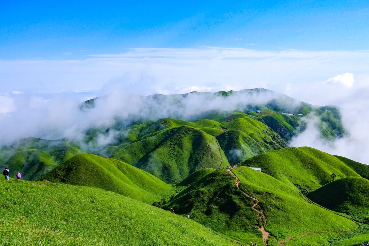 一生必去的10座低调名山，风景不输三山五岳，比佛、道教名山都美