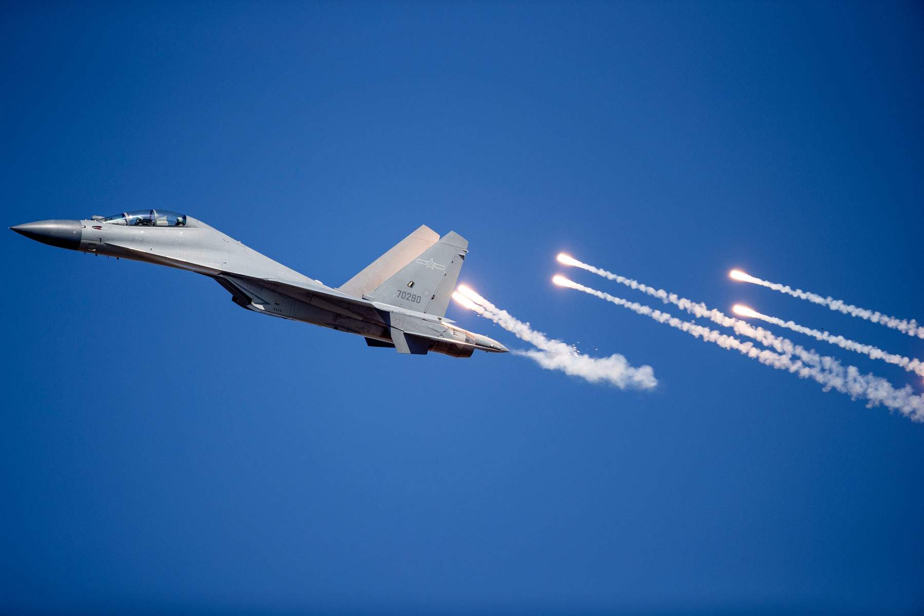 ̨����У����ž��򽫱���Ѫ���ո�̨�壬��������ʲô��