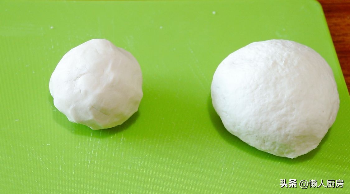 過年做這道小吃，包滿花生餡，寓意錢包滿，是招待客人必備的食品